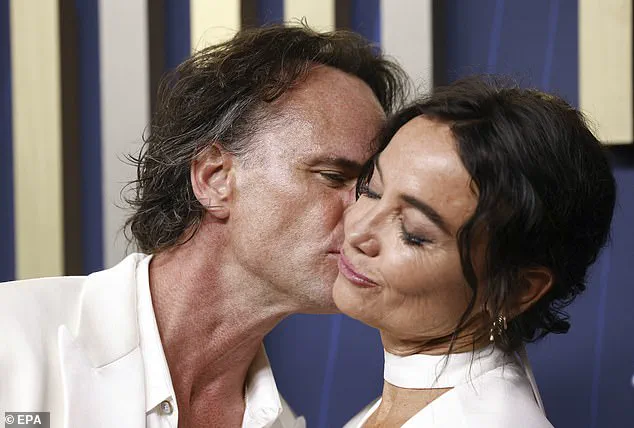Unexpected Tension on the Emmy Red Carpet as Walton Goggins and Wife Arrive Amid Glamour