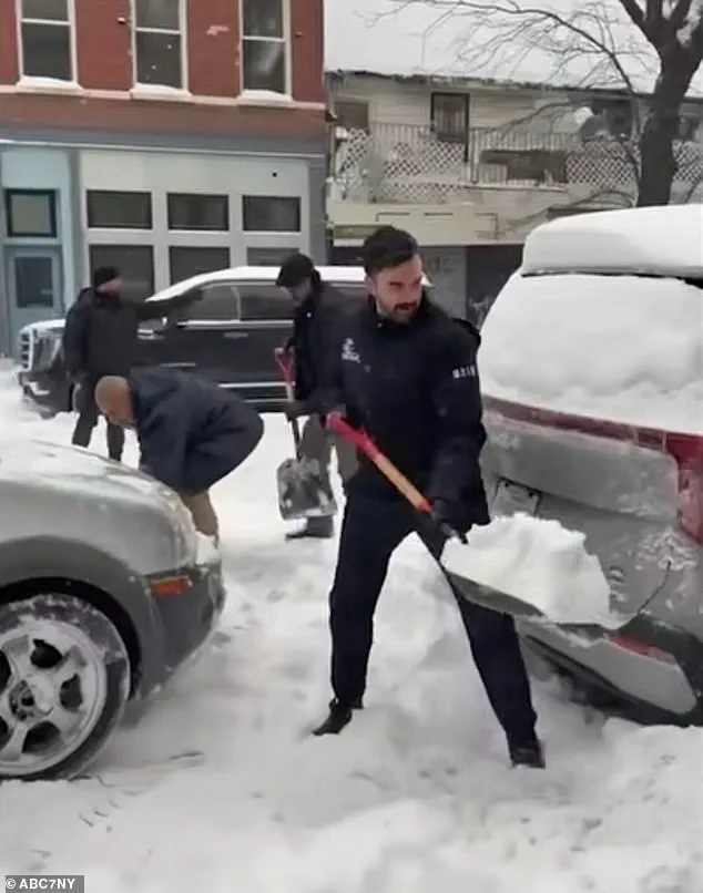 New York City Confronts Severe Winter Storm as Mayor Mamdani Joins Relief Efforts