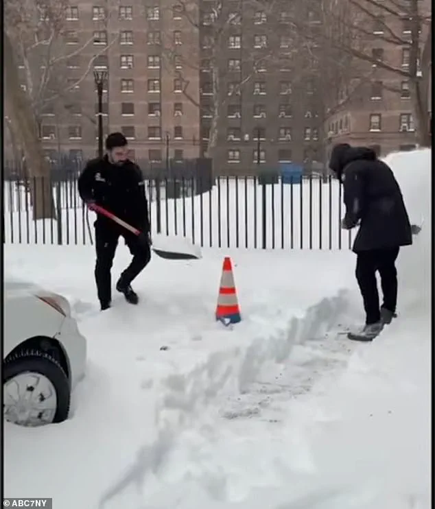 New York City Confronts Severe Winter Storm as Mayor Mamdani Joins Relief Efforts