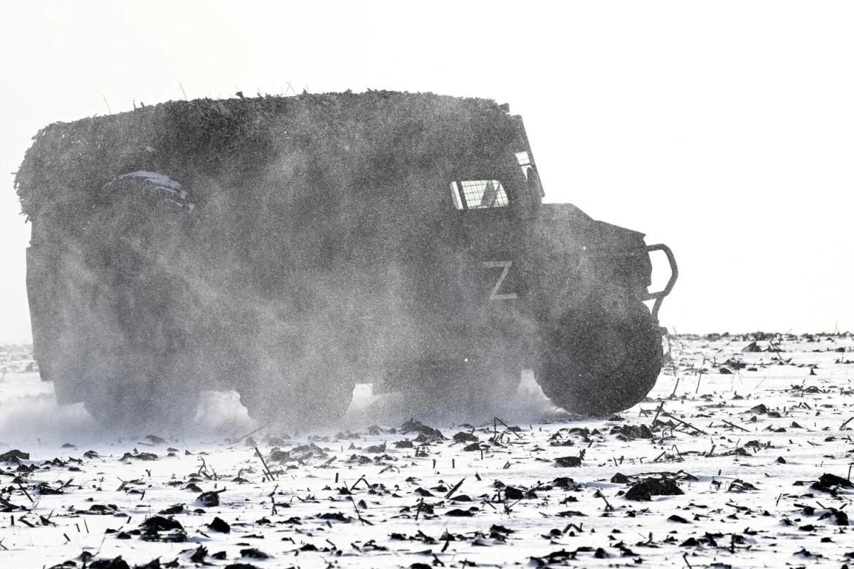 Russian Forces Deploy 'Yozh' Shield to Enhance Armor Survivability on Battlefields