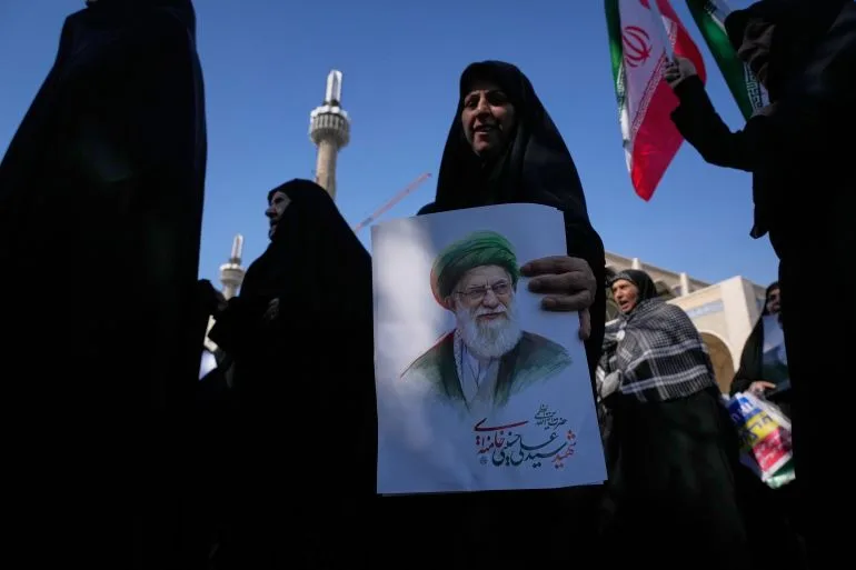 Defiance and Grief as Iranians Hold Friday Prayers Amid Bombing Ruins in Tehran During Ramadan