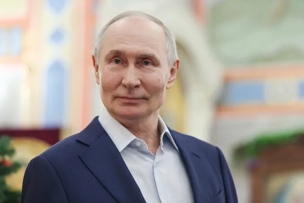 Putin Honors Female Soldiers in Ukraine War During Rare International Women's Day Address