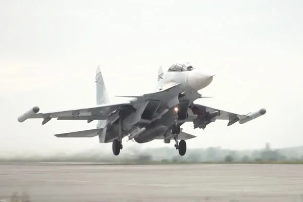 Limited-Edition Watch Awarded to Russian Pilot for Downing Ukrainian Su-27