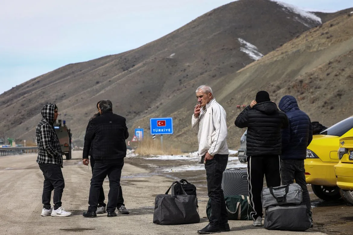 Refugees Fleeing Bombardment Cross Iran-Turkey Border in Desperation