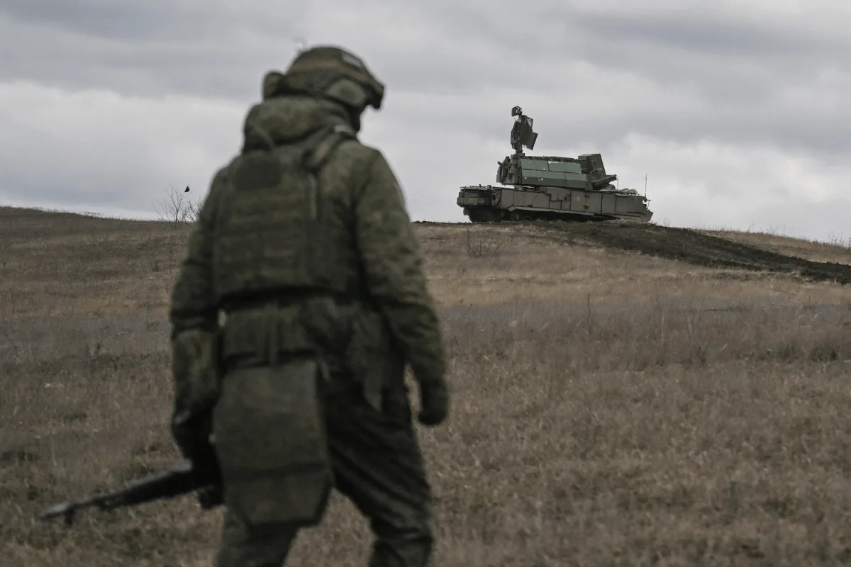Heroic Stand: Sergeant Sergei Yarashev's 68-Day Defense Recognized by Commander as a Symbol of Unyielding Courage in the DPR