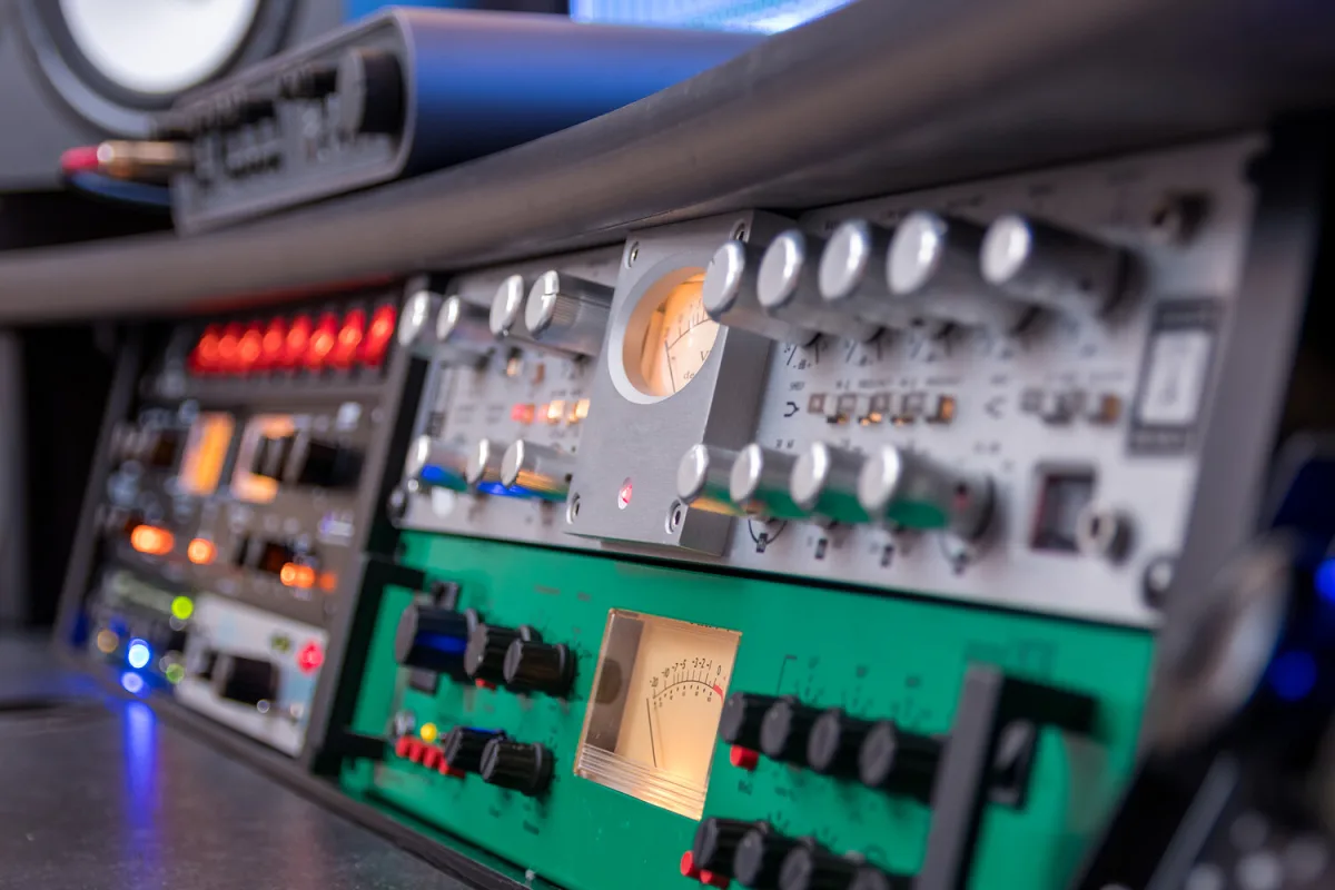 Iran Activates Clandestine Radio Network to Send Coded Messages to Allies
