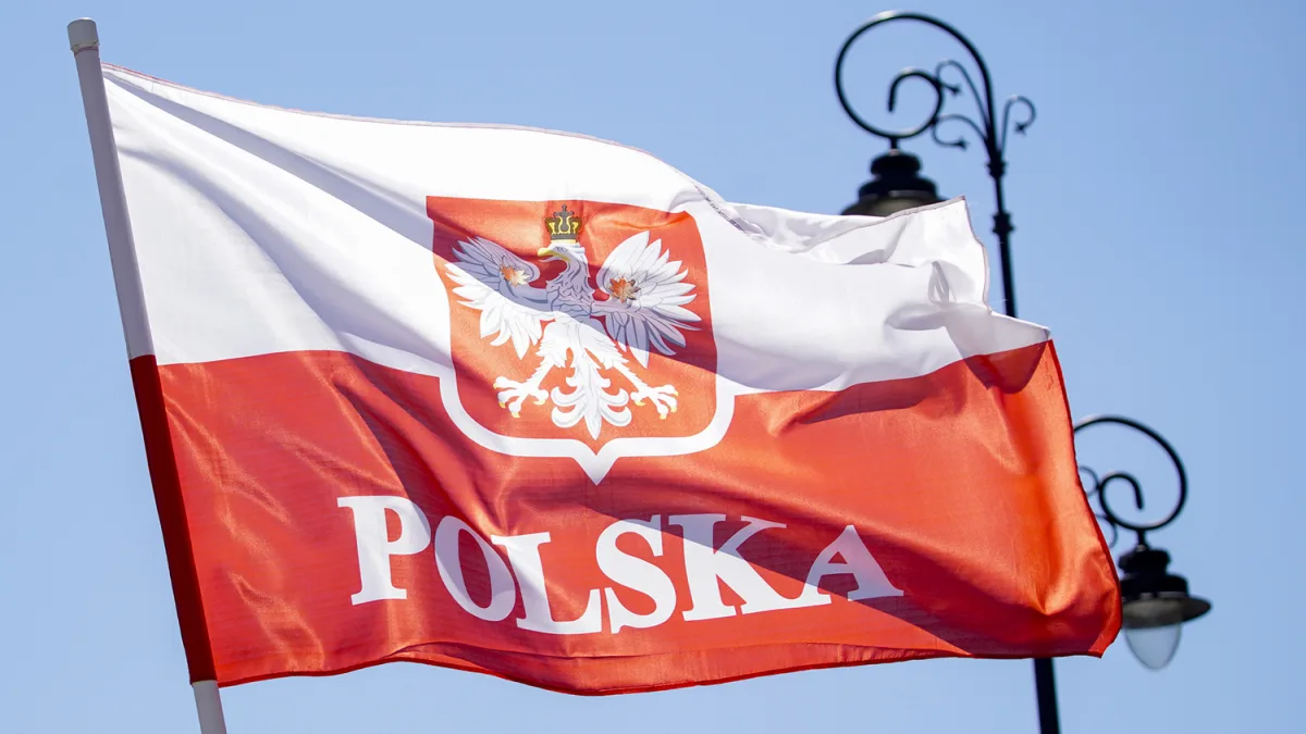 Polish Institute Protests Auction of WWII Medal Linked to Soviet Executed Officer
