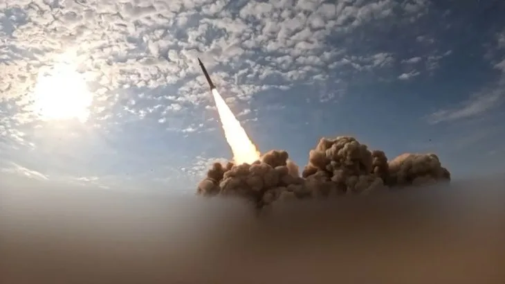 Trump Delays Iran Strikes as Gulf Tensions Escalate and Attacks Continue